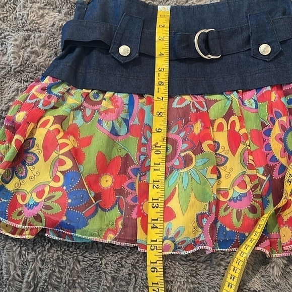 Look Fashion ⭐️jeans skirt with flower 🌸 material - Picture 7 of 8